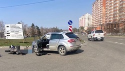 Водитель легковушки пересёк сплошную и сбил мотоциклиста в Ставрополе